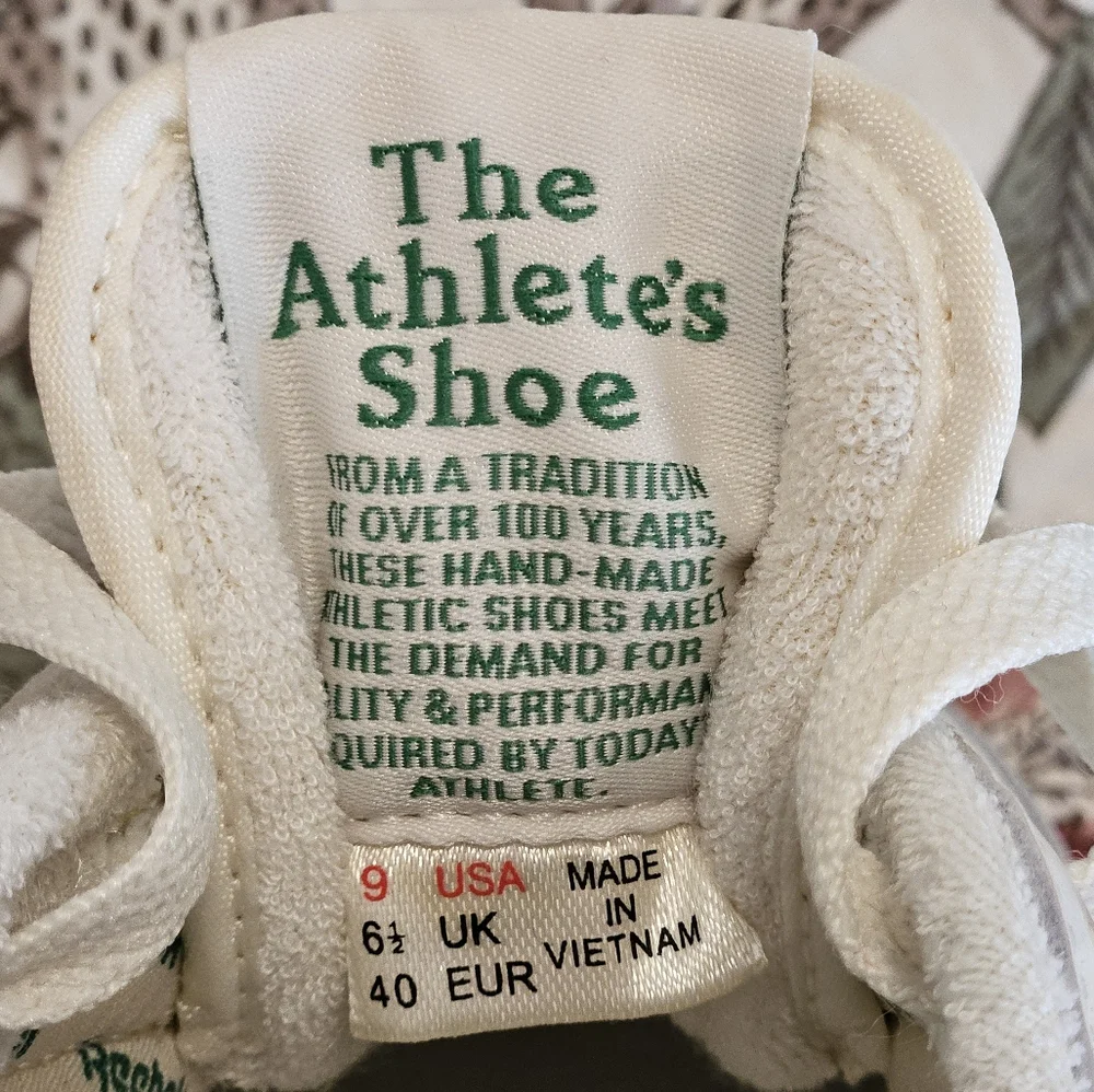 Reebok White and Green Sneakers - Picture 4 of 12